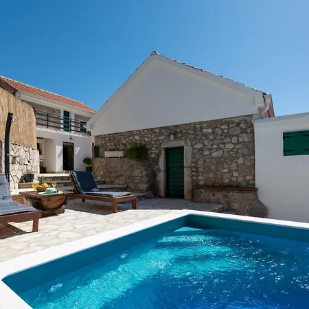 Family Friendly House With A Swimming Pool Seline, Paklenica - 23248 בית נופש סטאריגרד-פקלניצה