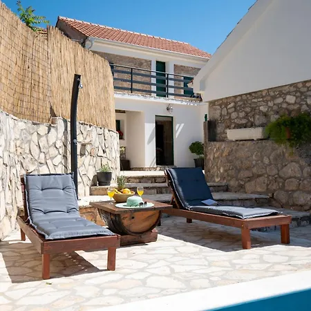 Family Friendly House With A Swimming Pool Seline, Paklenica - 23248 בית נופש סטאריגרד-פקלניצה